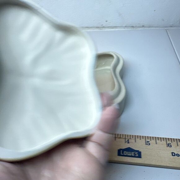 Vintage Ceramic Hand painted Butterfly Shaped Trinket Box - Picture 5 of 6